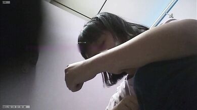 TWTP  大神潜入大学女厕偷拍舞蹈社团的学妹尿尿换衣 (9)